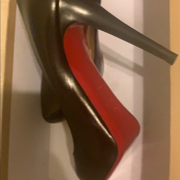 Auth Rolando Leath Black sz 39.5  😘 - Picture 2 of 8